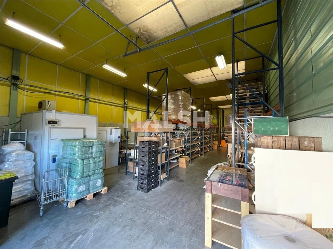 Sur un site clos et sécurisé par portail à Villeu