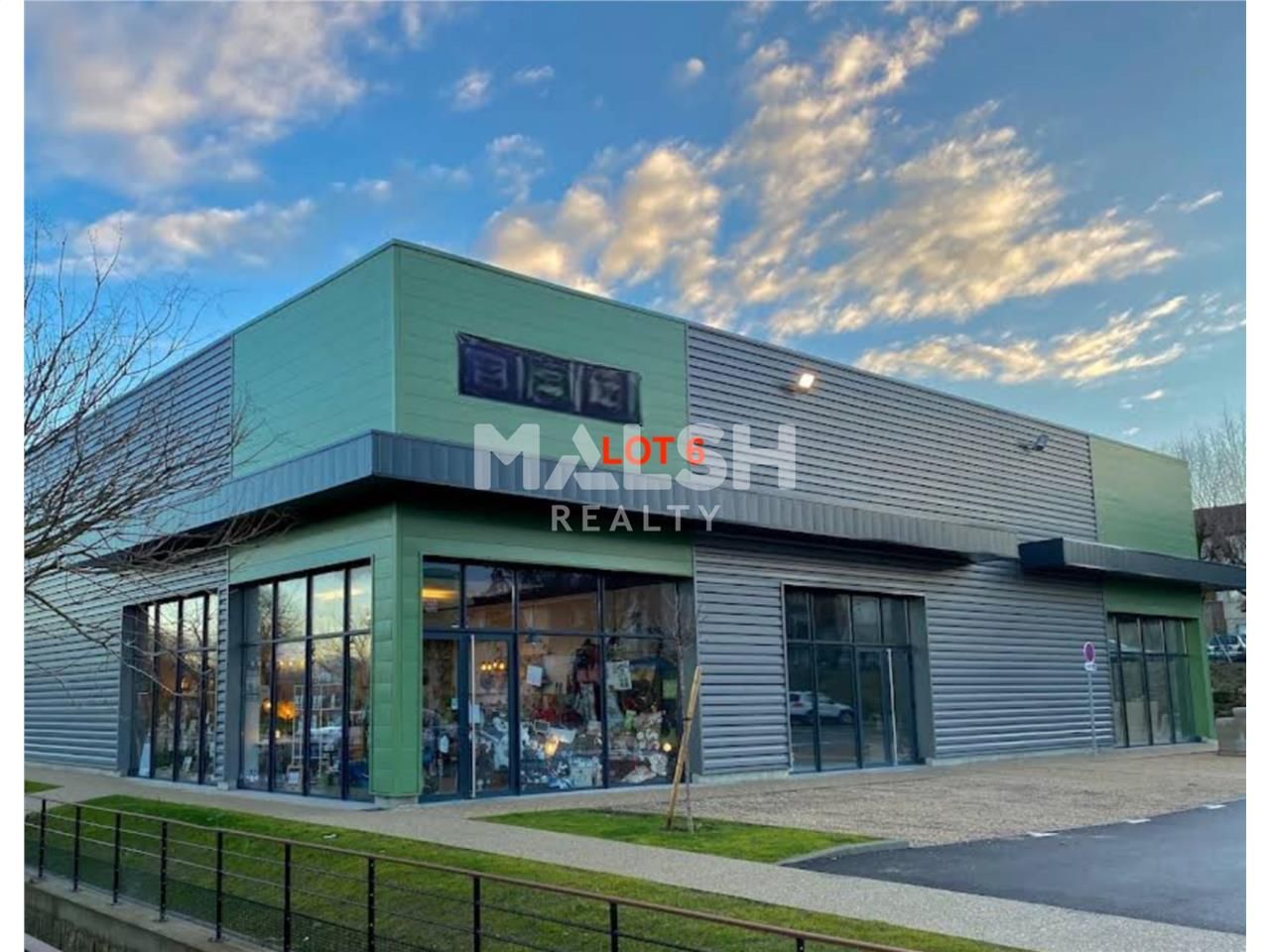 Nous vous proposons à la location, des locaux com