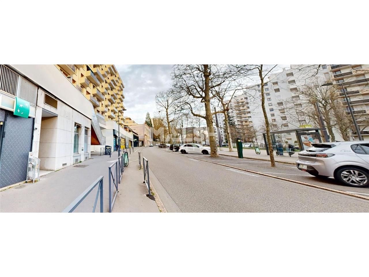 Nous vous proposons à la location à SAINT ETIENNE