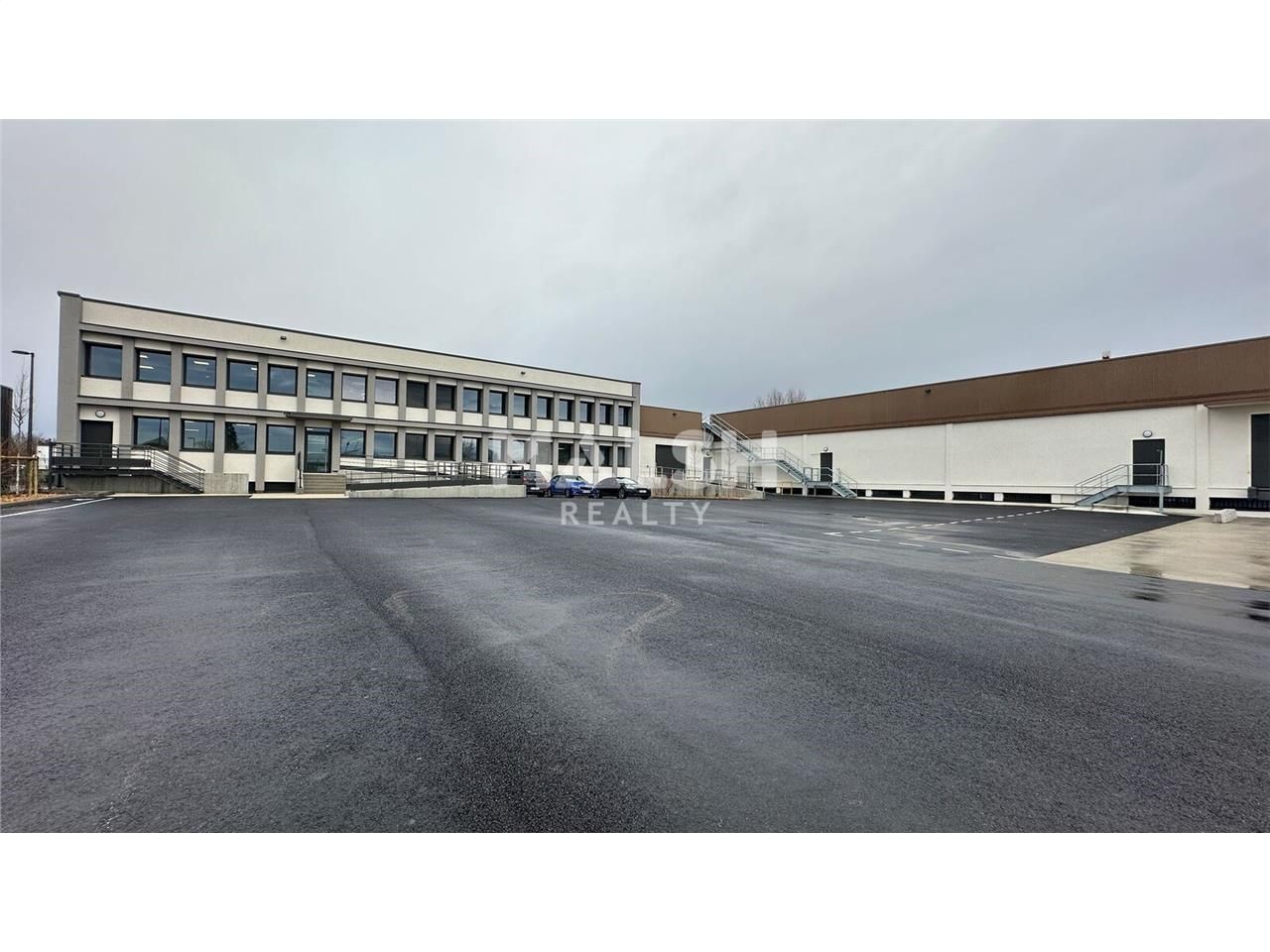 Sur un terrain indépendant de 7 490 m², nous vous