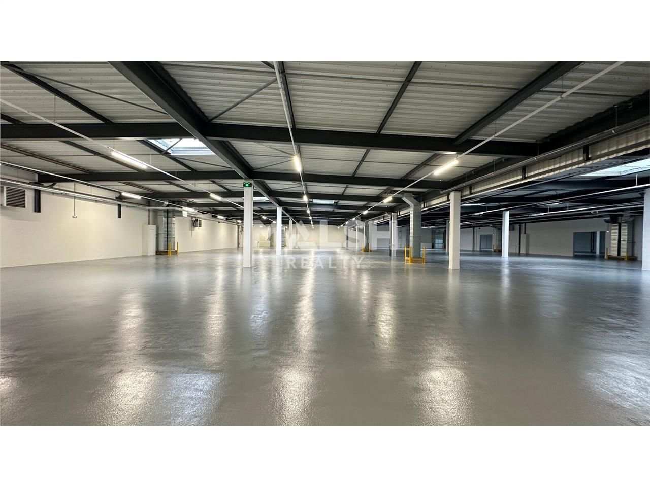 Sur un terrain indépendant de 7 490 m², nous vous