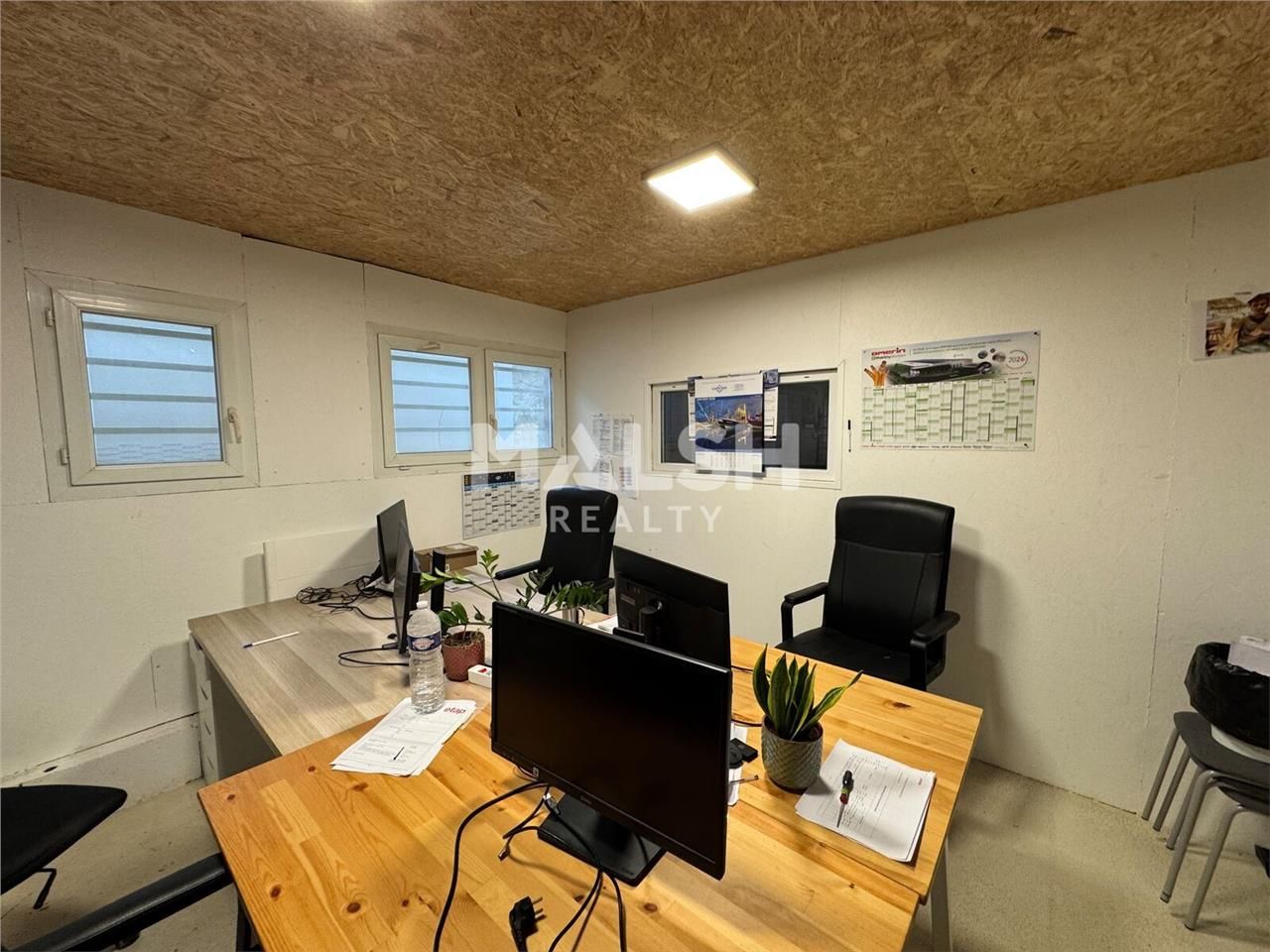 Nous vous proposons à la location des locaux d'ac