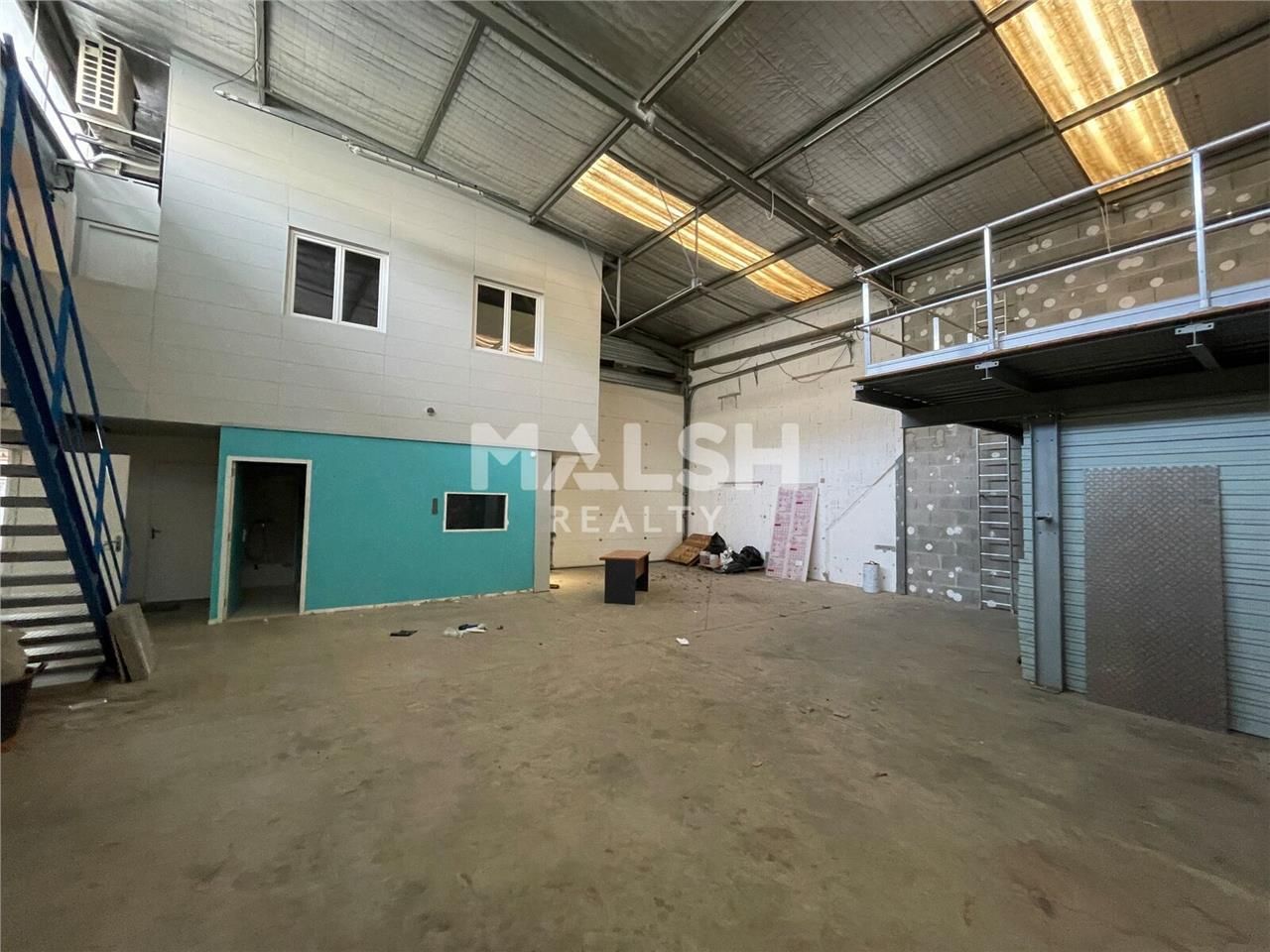 Au sein d'un parc d'activités clos et sécurisé en