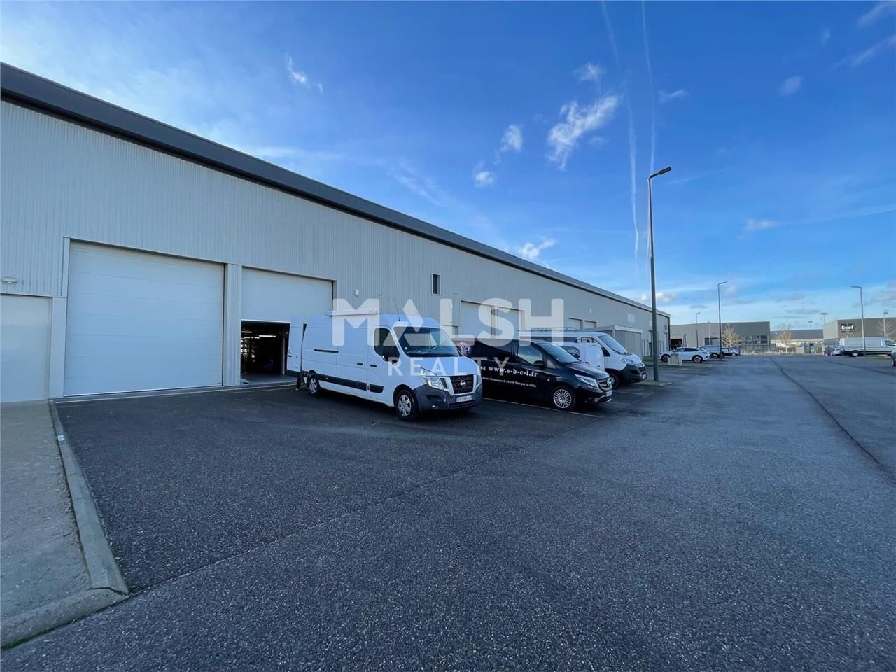 Au sein d'un parc d'activités clos et sécurisé à 