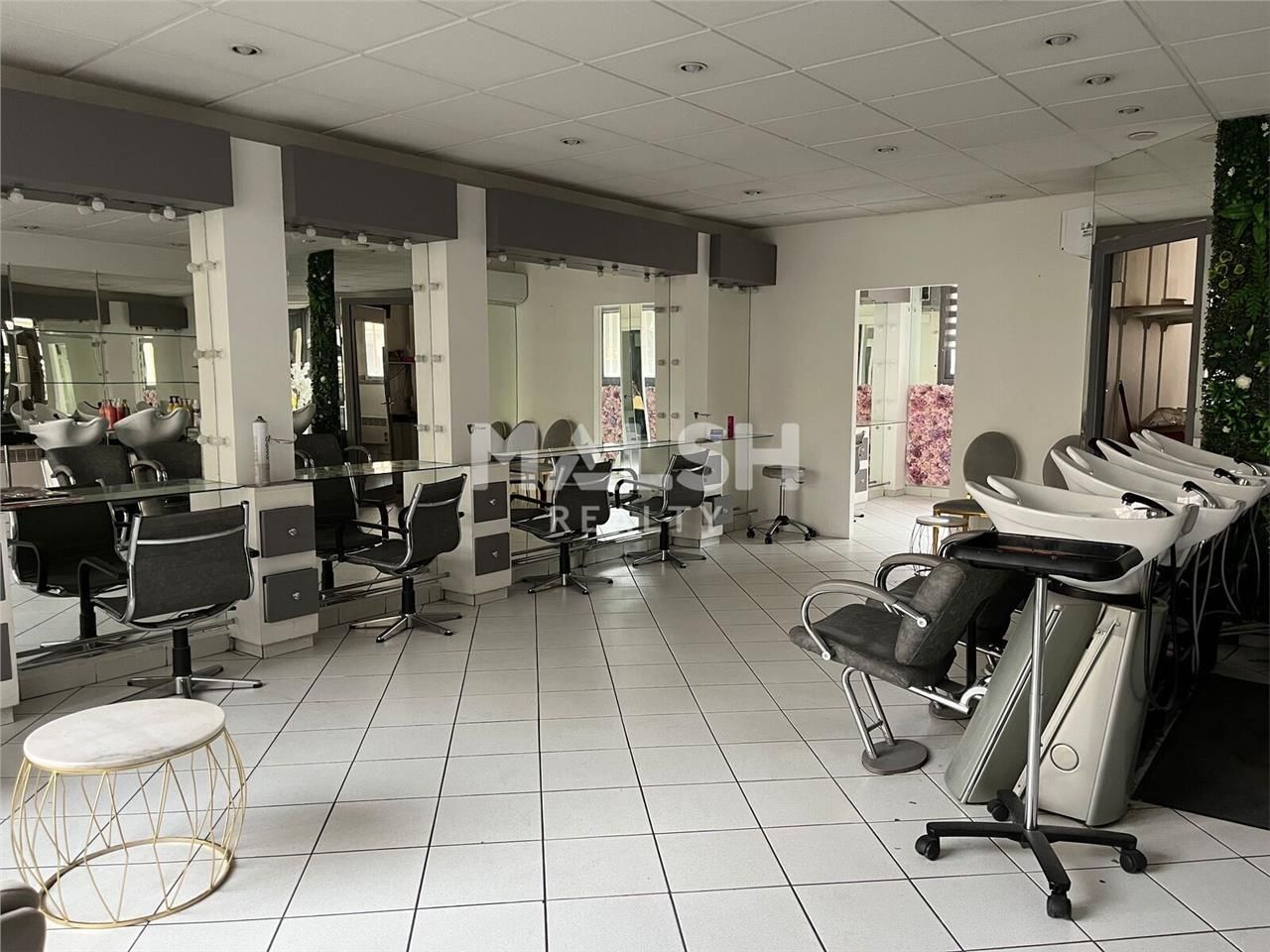 Nous vous proposons à vendre les murs d'un local 