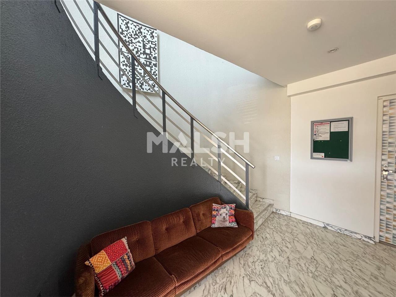 Nous vous proposons à la vente un immeuble de rap