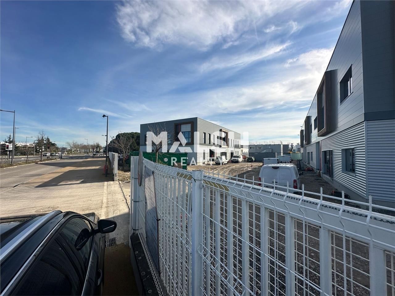 À 15 km du centre-ville, aux portes de Lyon dans