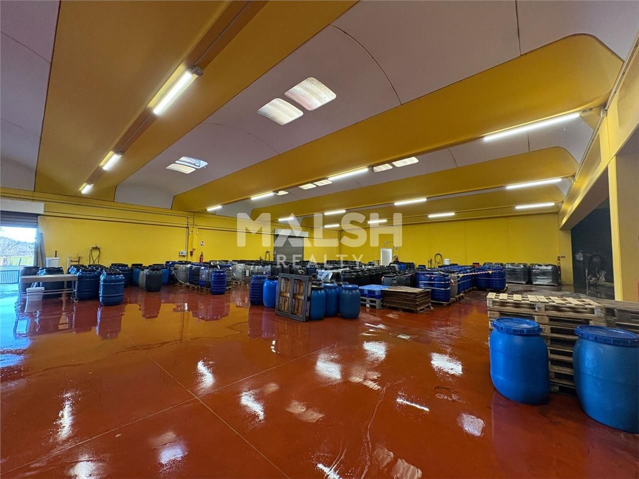 Sur un terrain indépendant, clos et sécurisé de 6