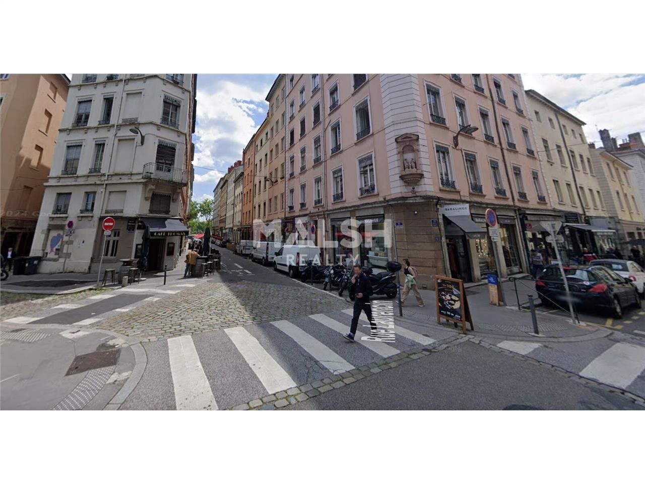 Nous vous proposons à la cession, un local commer