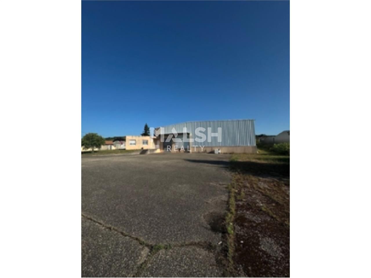 Sur un site clos à Sonnay, nous vous proposons à 