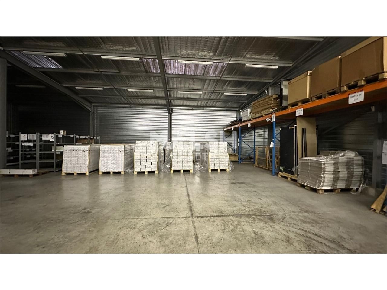 Sur un terrain indépendant de 2 723 m², nous vous