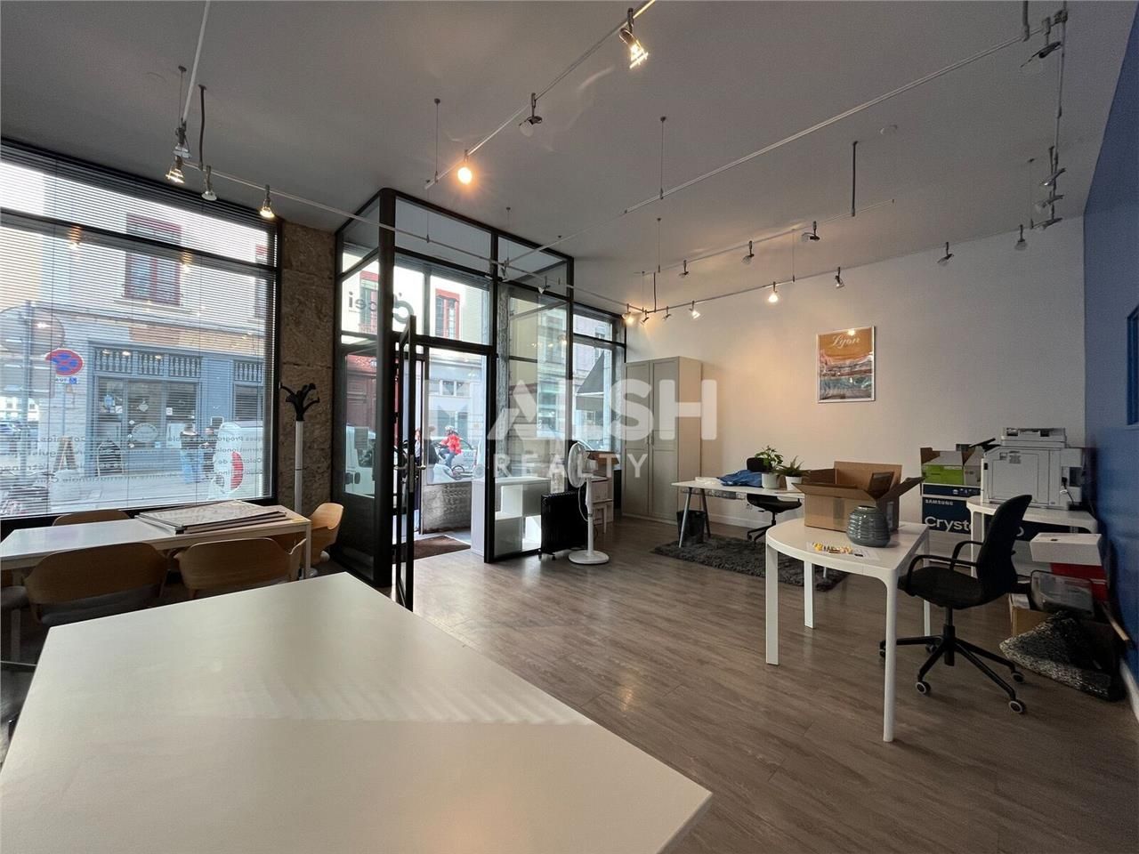 Nous vous proposons à la location un local commer