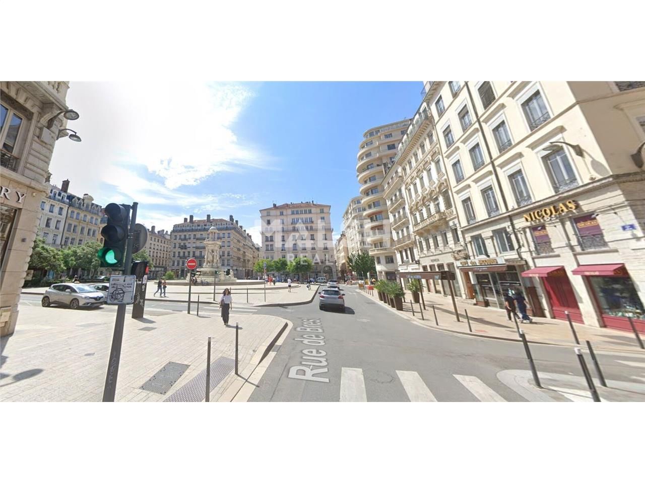 Nous vous proposons la cession d'un local commerc