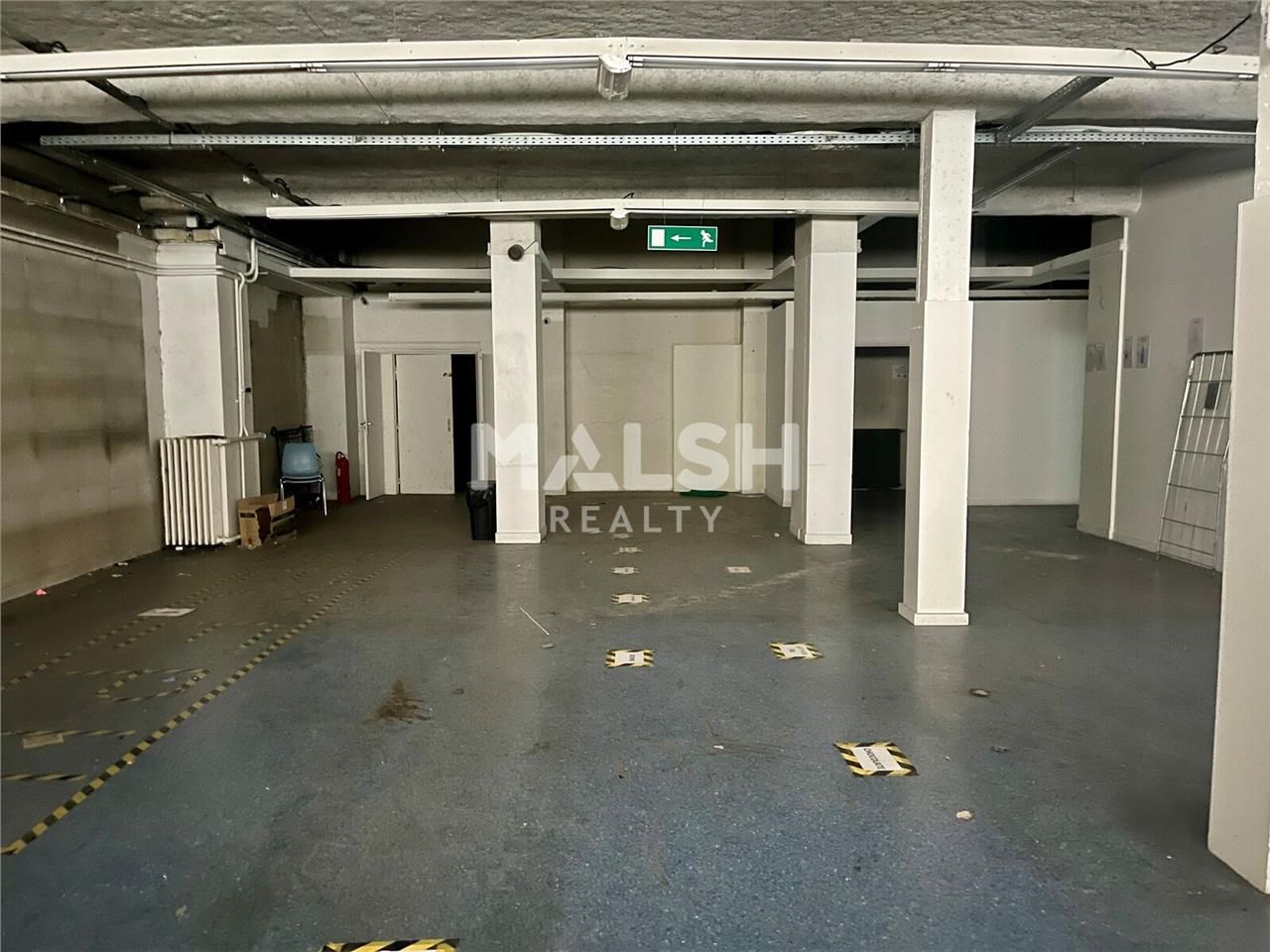 Nous vous proposons à la location, un local comme