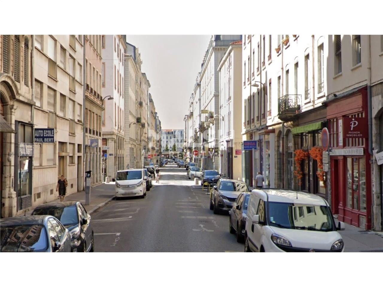 Local commercial à céder dans le deuxième arrondi