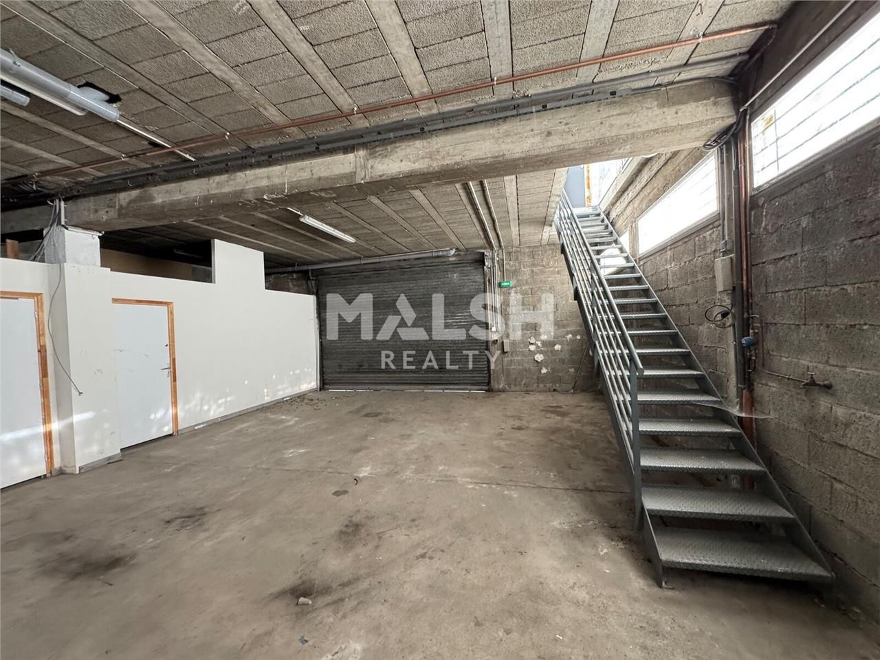 Nous vous proposons à la location un Show room et