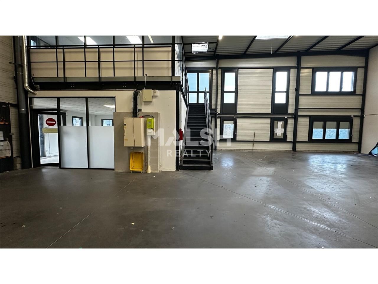 Au sein d'un parc d'activités clos en copropriété