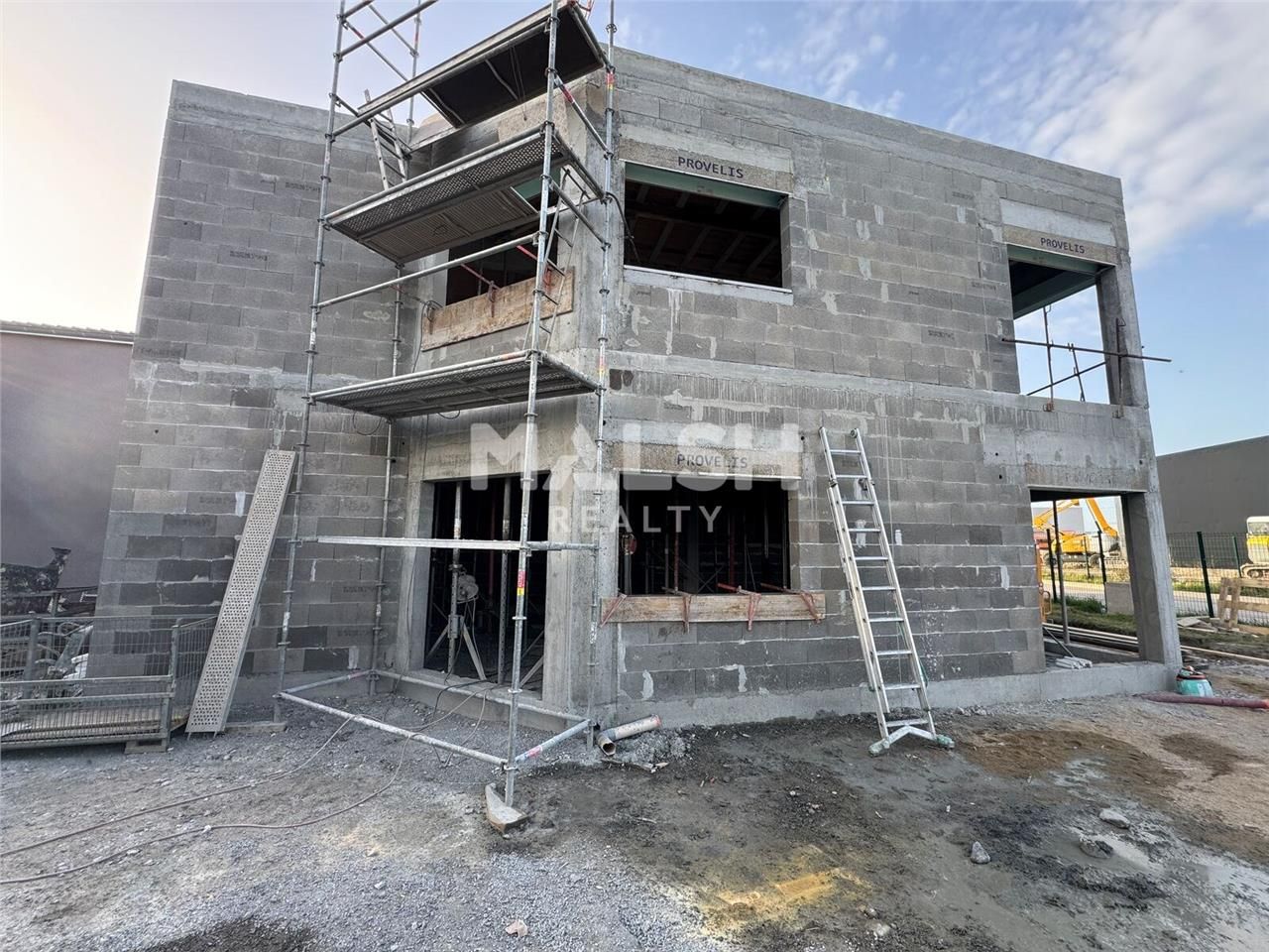 Nous vous proposons à la location au sein d'un pe