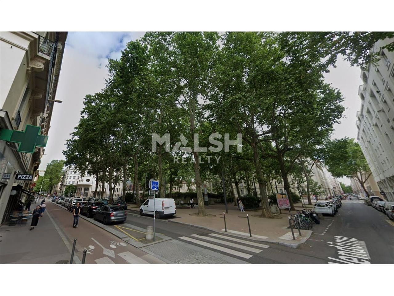 Nous vous proposons à la location un local commer