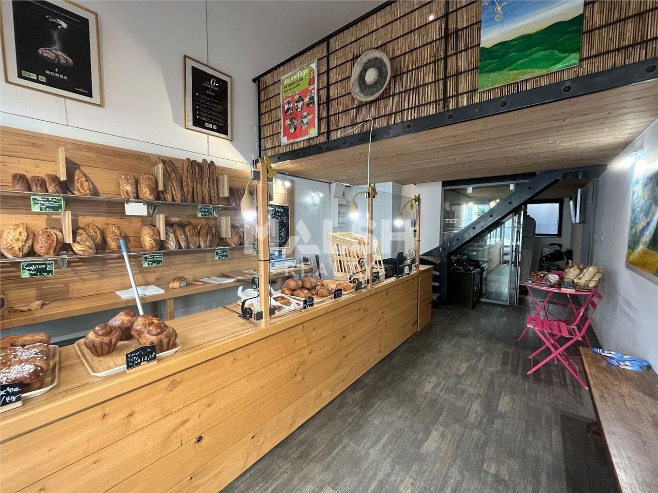 Nous vous proposons à la location un local commer