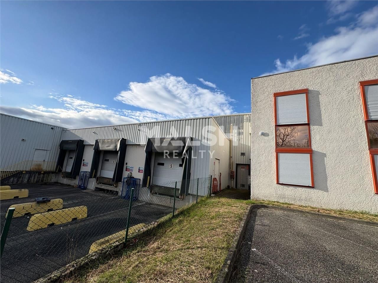 Nous vous proposons à la vente, un ensemble immob