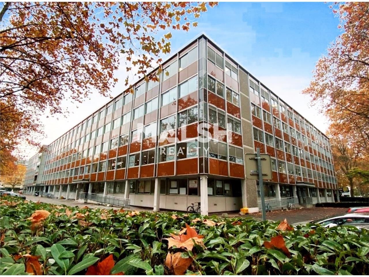 Nous vous proposons une surface de bureaux d'envi