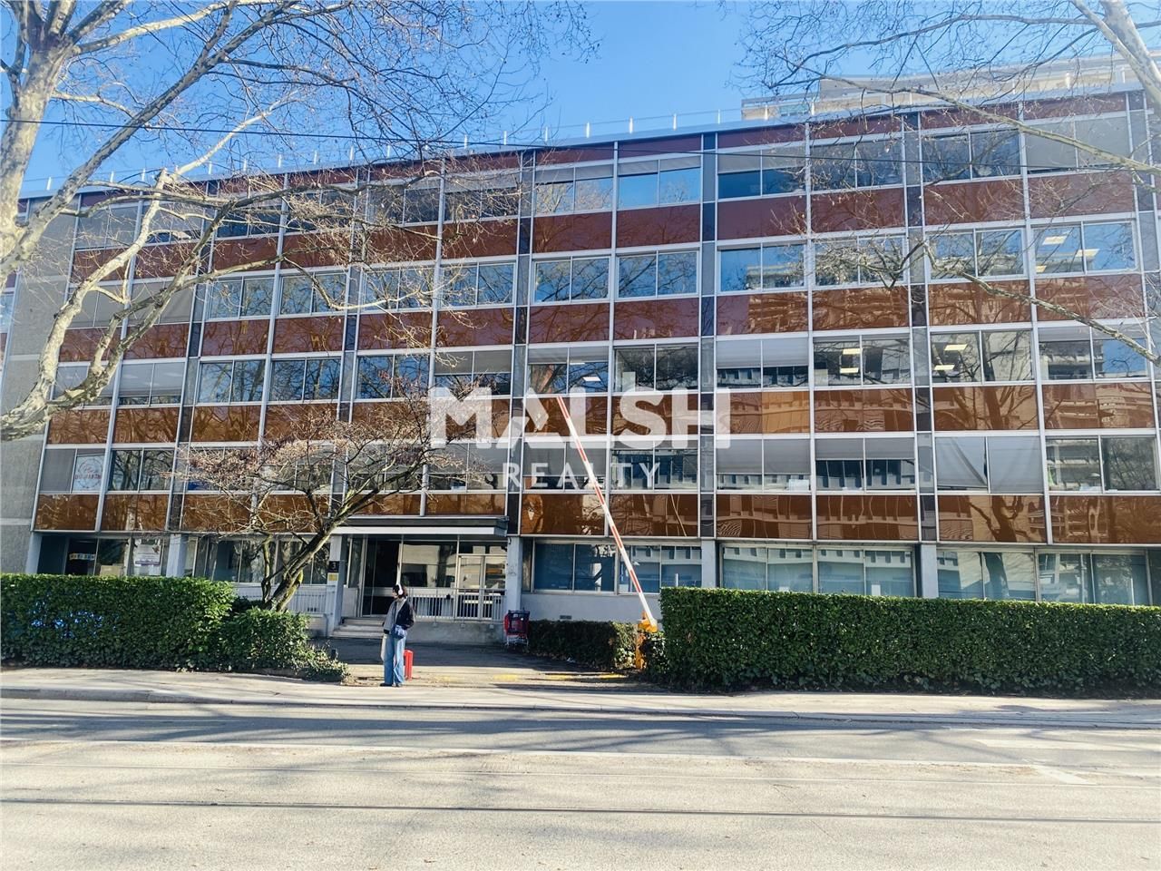 Nous vous proposons une surface de bureaux d'envi