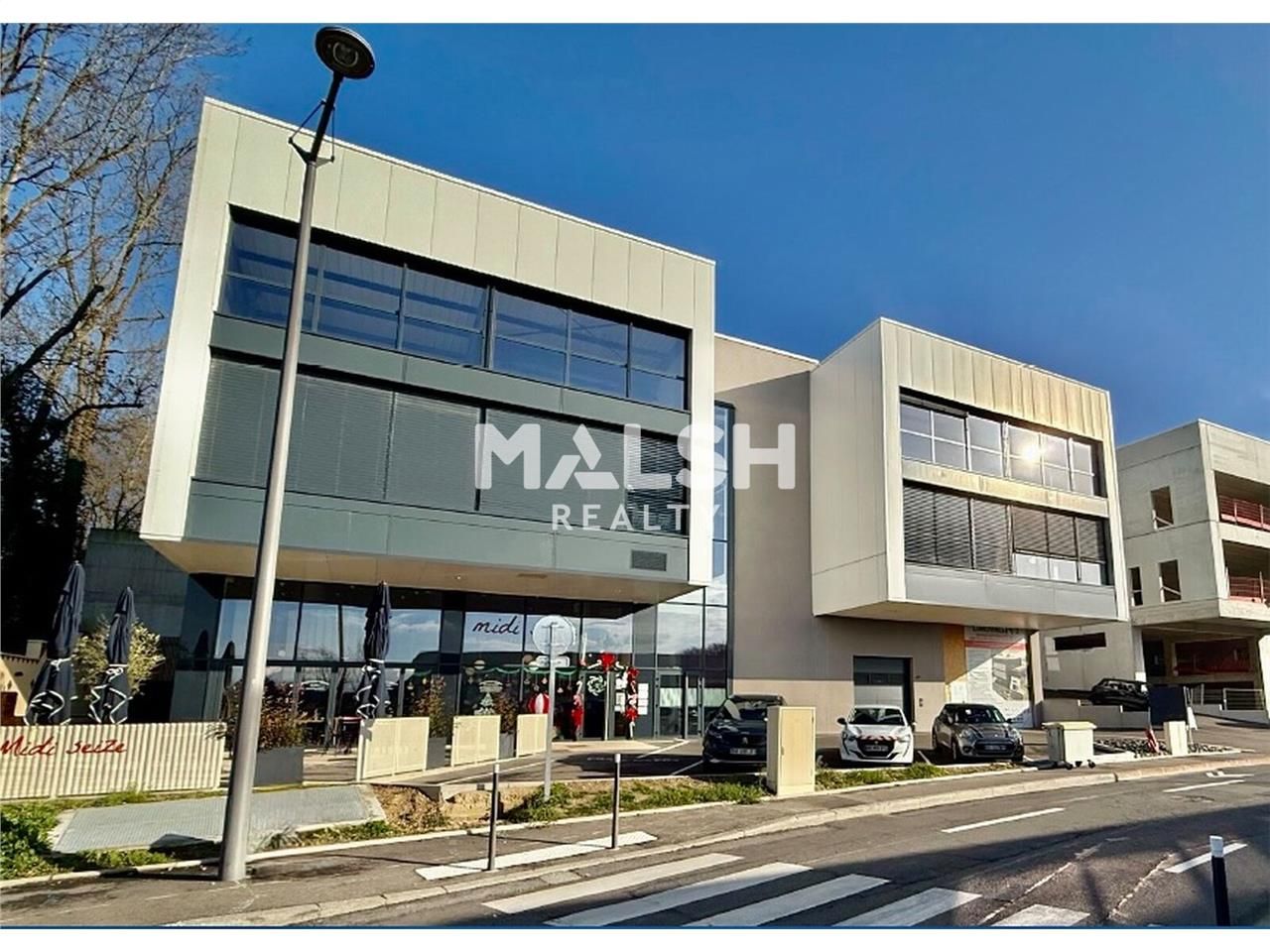 Nous vous proposons à la vente des bureaux neufs 