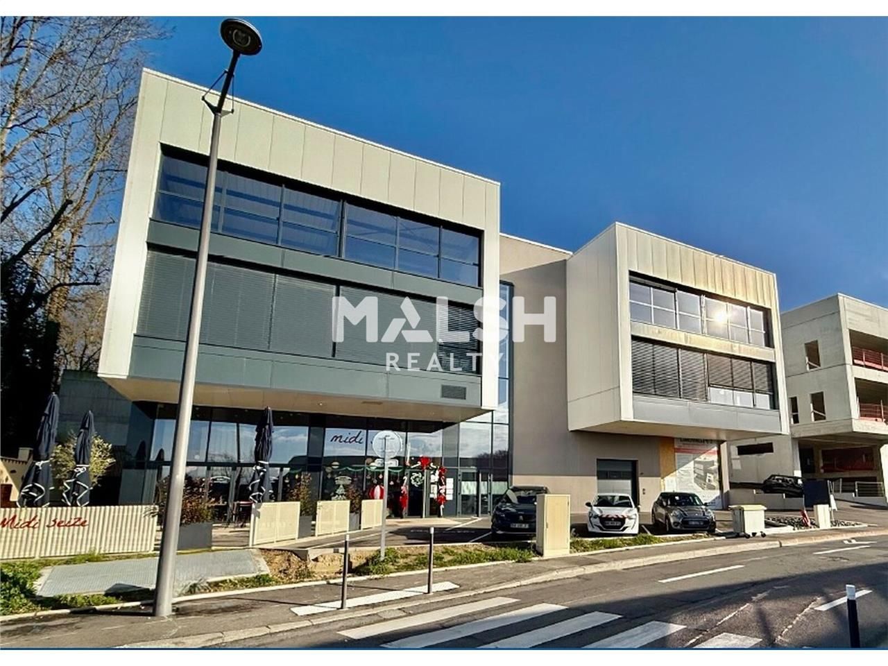 Nous vous proposons à la vente des bureaux neufs 