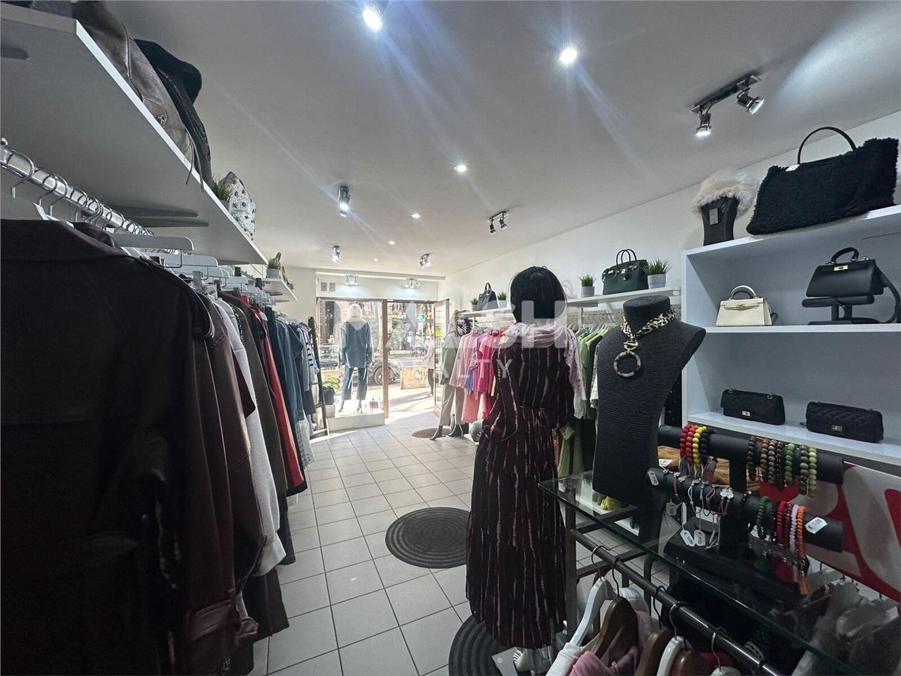 Nous vous proposons la cession d'un local commerc