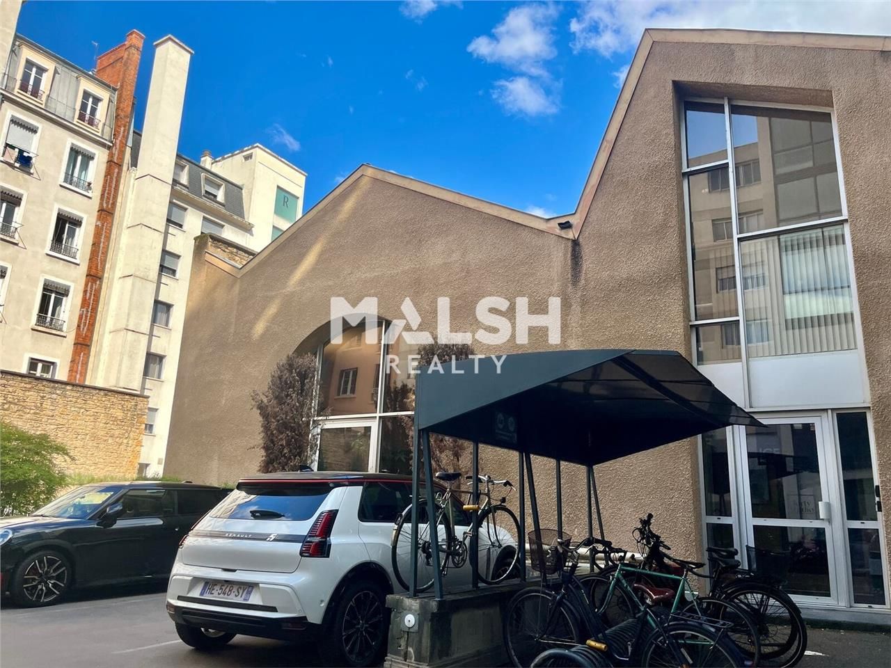Bureaux de 245 m² non divisibles à Louer à LYON