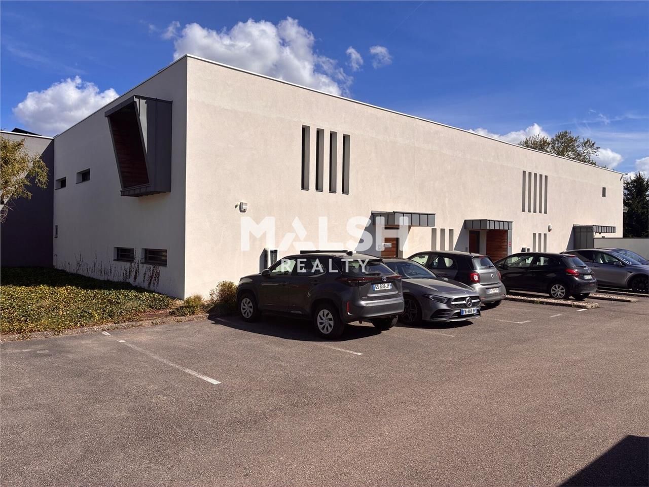 Nous vous proposons à la location une surface de 