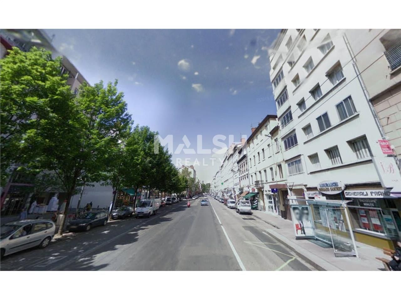 Nous vous proposons à la location un local commer