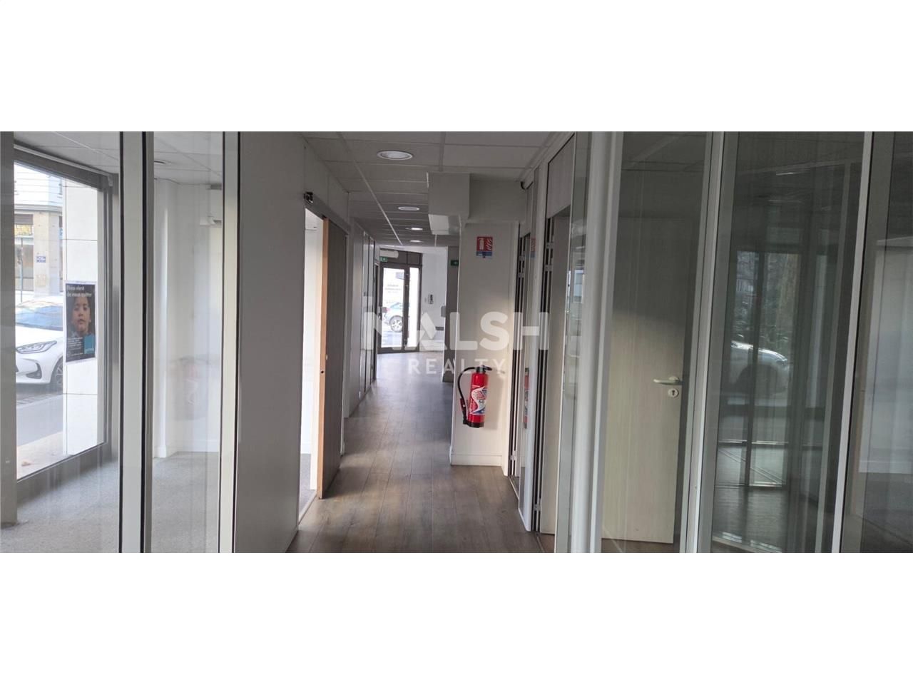 Nous vous proposons à la location un local commer