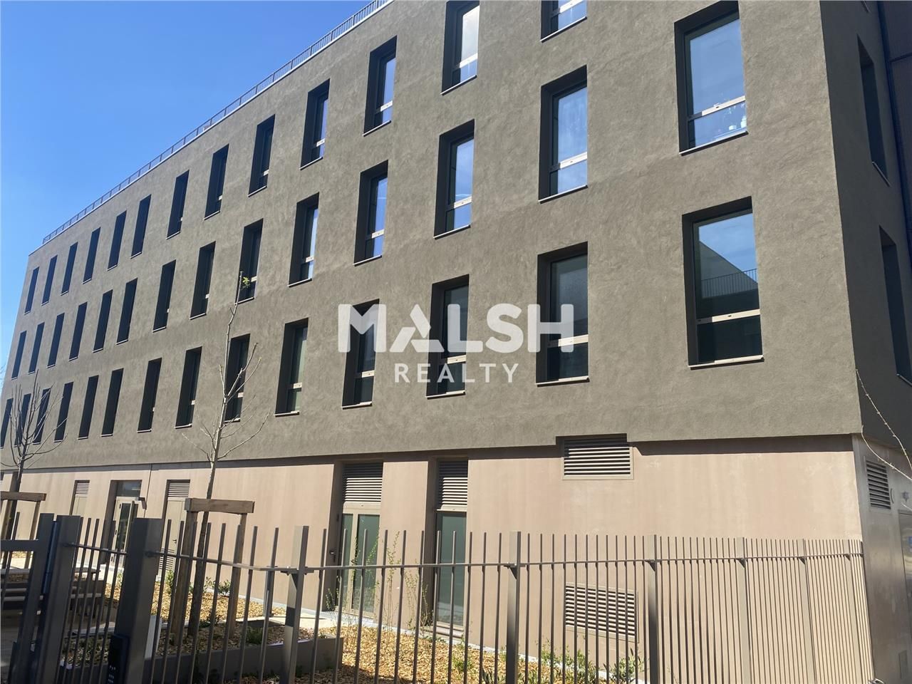 MALSH Realty & Property vous propose, à l'entrée 