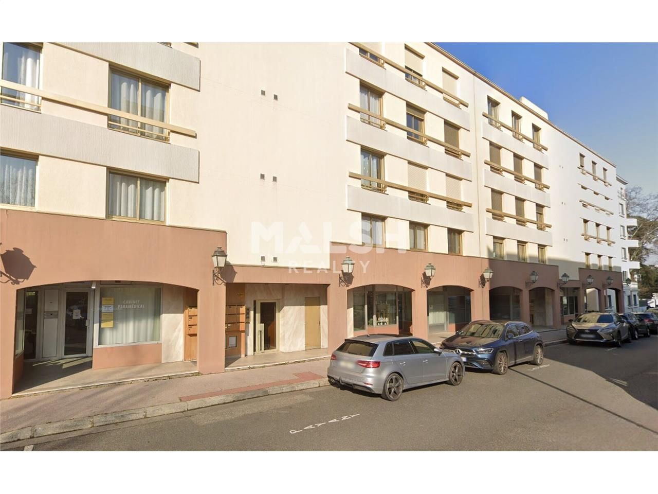 Nous vous proposons à la vente un local commercia