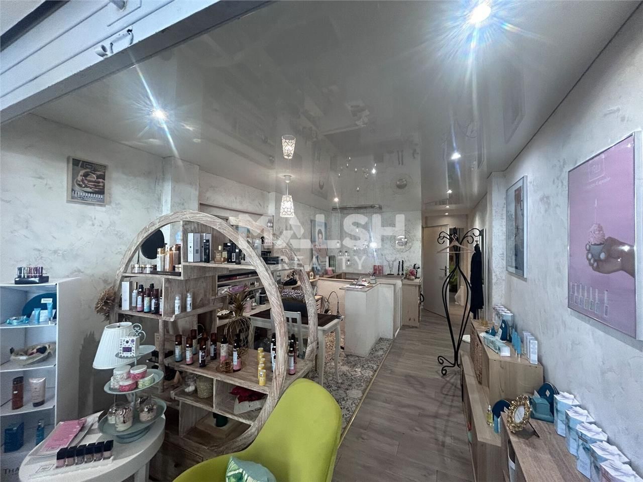 Nous vous proposons à la vente un local commercia