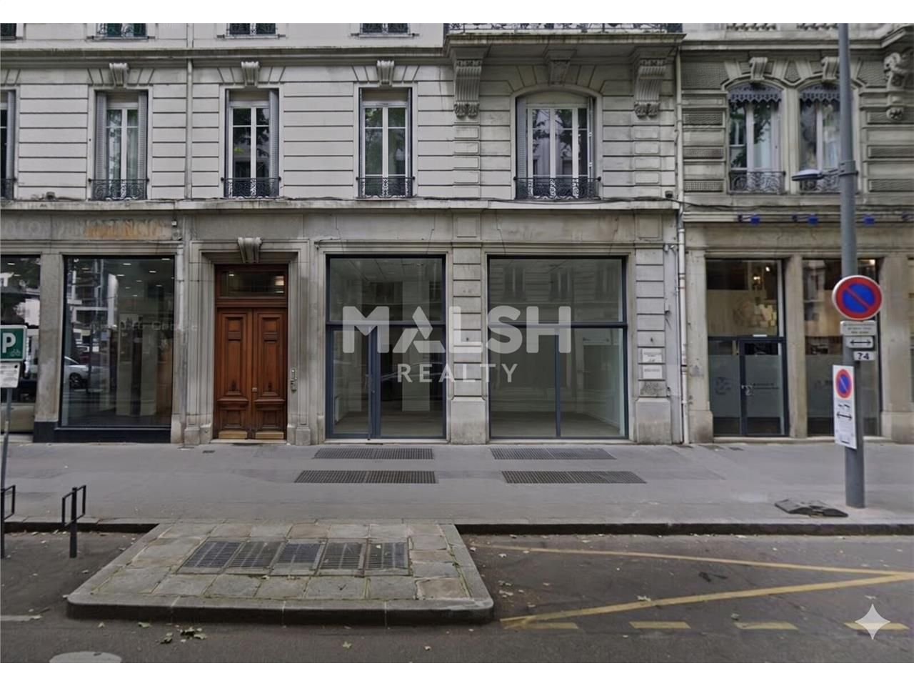 Nous vous proposons à la location un local commer