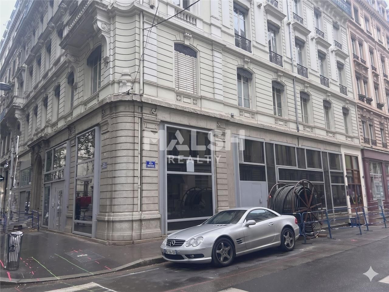 Nous vous proposons à la location un local commer