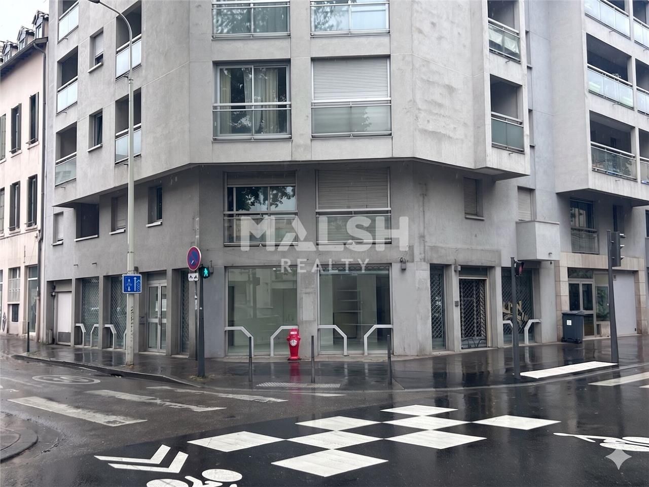 Nous vous proposons à la location un local commer