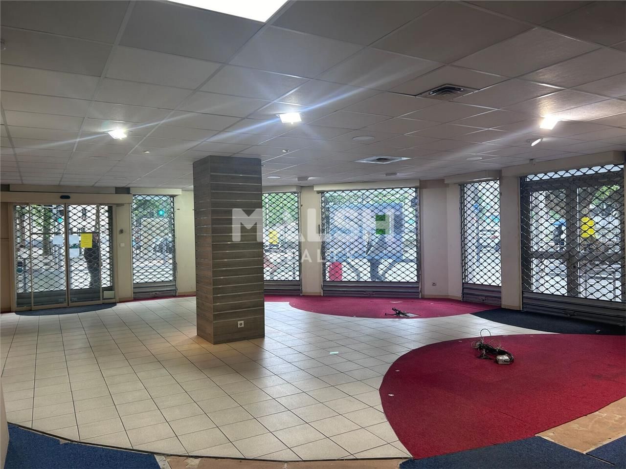 Nous vous proposons à la location un local commer