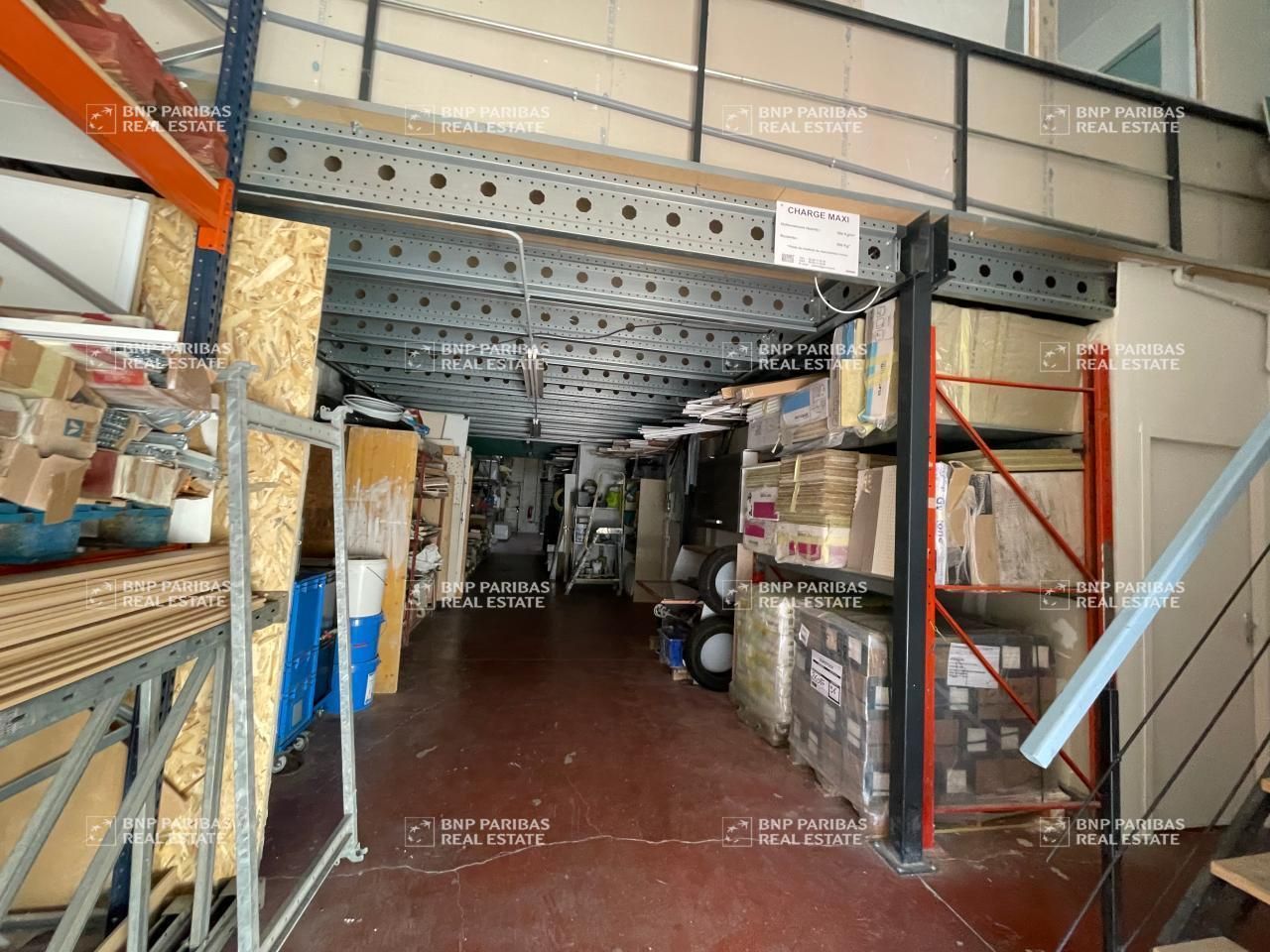 368 m² pour ce activité en location à Vénissieux