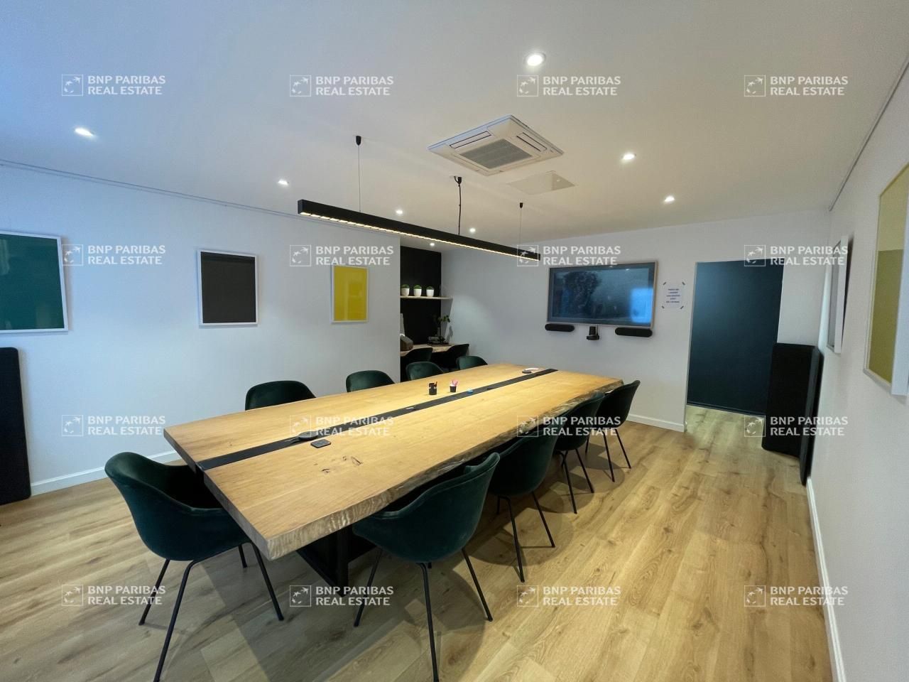 1600 m² pour ce bureaux en vente à Templemars