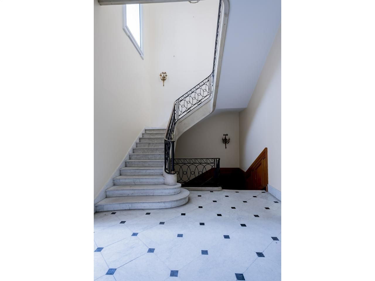 Location Bureaux 2385.8 m² non divisibles 33000 Bordeaux