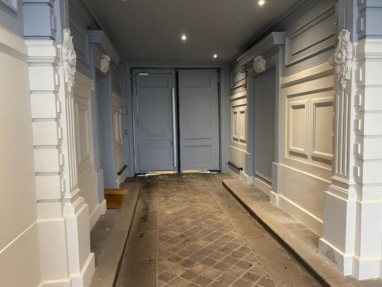 215 m² pour ce bureaux en location à Paris