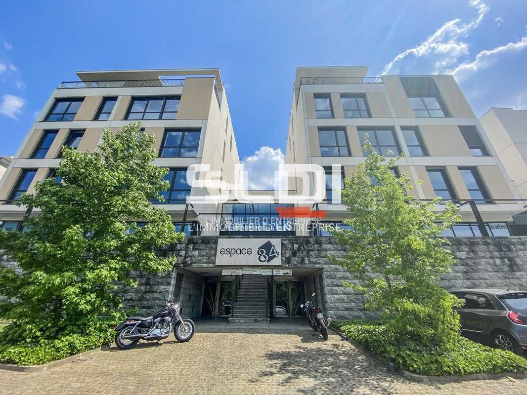 Nous vous proposons une surface de bureaux dans u