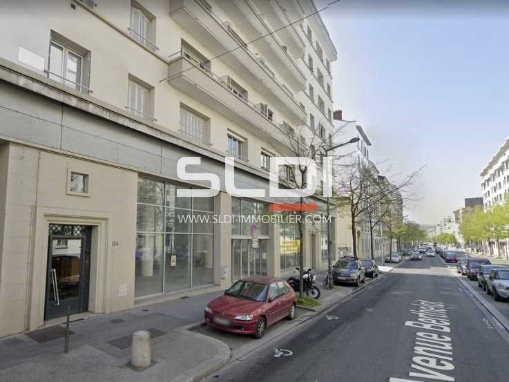 Nous vous proposons une surface commerciale à la 