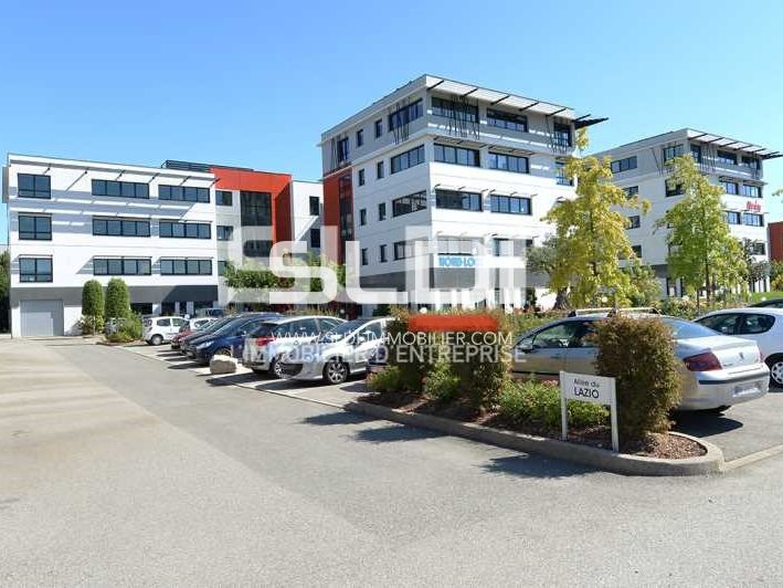 Nous vous proposons à la location des bureaux, au