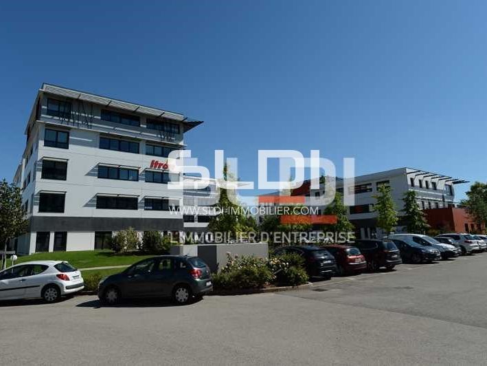 Nous vous proposons à la location des bureaux, au