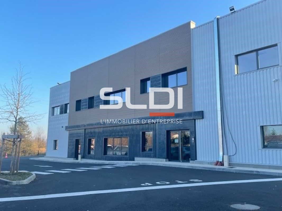 Nous vous proposons à la location,  une cellule  